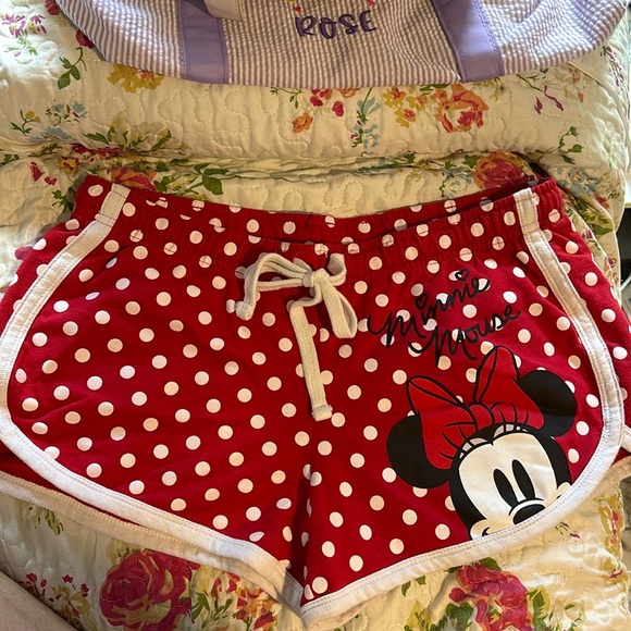 🌺Disney Minnie Mouse shorts - Picture 1 of 3